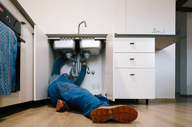 Professional Emergency Plumber technician working in French Camp, CA